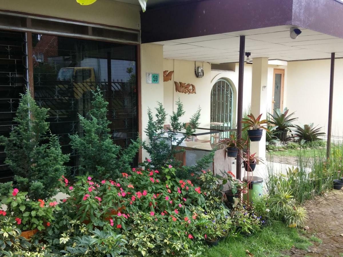 Gio Guesthouse Bogor Eksteriør bilde